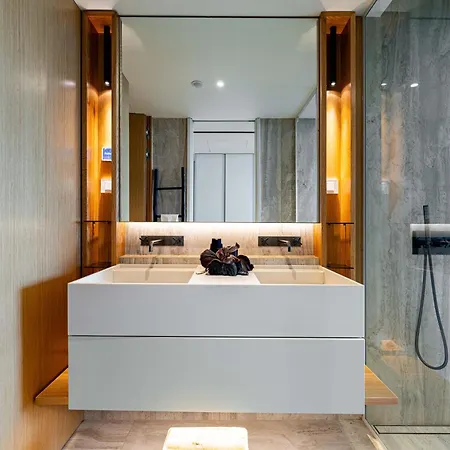 Savoy Monumentalis Va By Lm&ac Signature