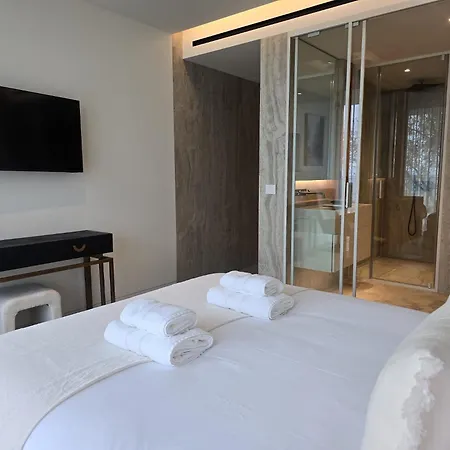 Savoy Monumentalis Va By Lm&ac Signature Apartman