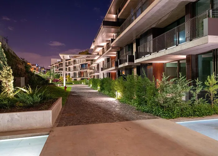 Savoy Monumentalis Va By Lm&ac Signature * פונשל