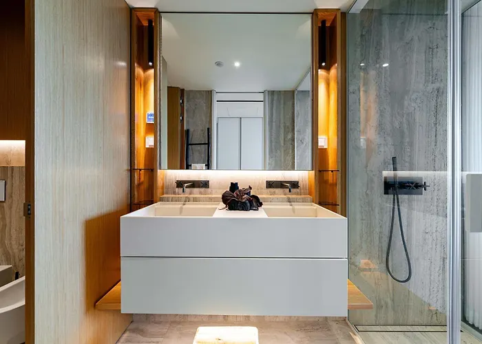 Savoy Monumentalis Va By Lm&ac Signature