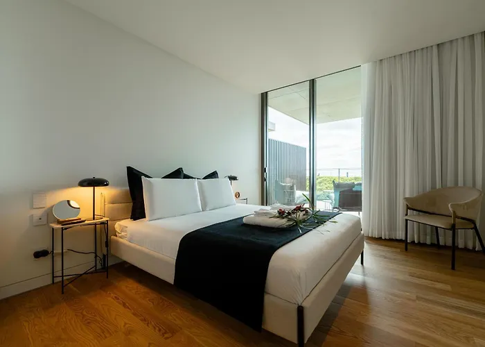 Savoy Monumentalis Va By Lm&ac Signature פונשל