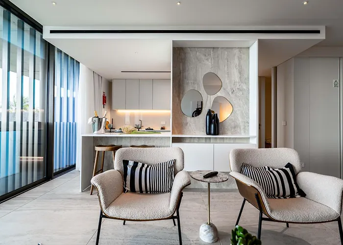 Savoy Monumentalis Va By Lm&ac Signature * Funchal (Madeira)